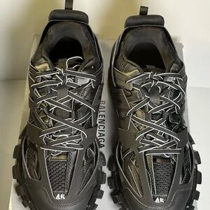 Balenciaga Men's Black and Gray Sneakers